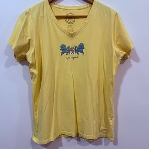 Life Is Good Patio Chairs Tea Cotton Sunny Yellow Graphic T-Shirt Size L